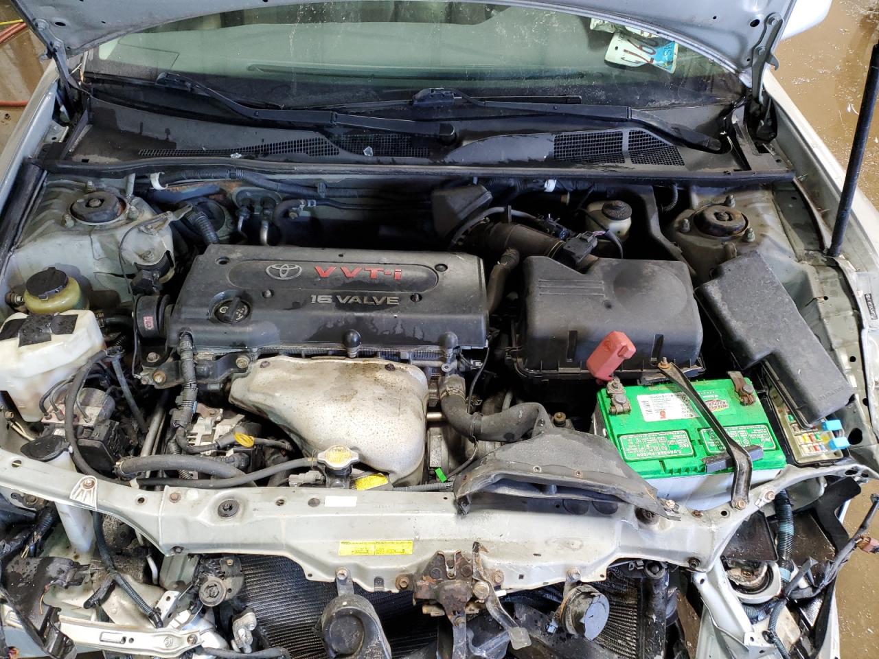2004 TOYOTA CAMRY LE photo 11