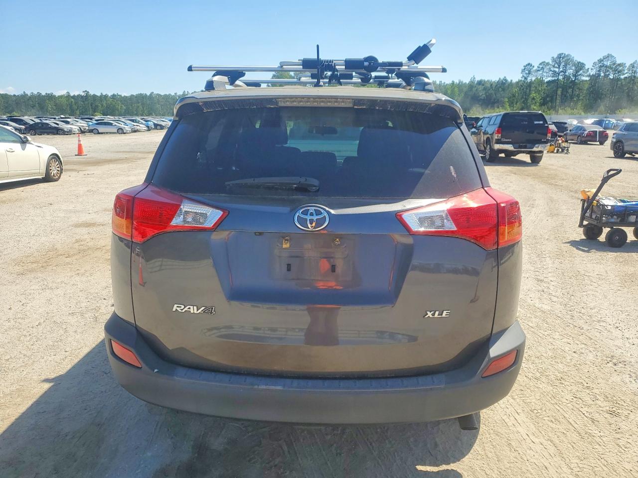 2013 TOYOTA RAV4 XLE photo 16