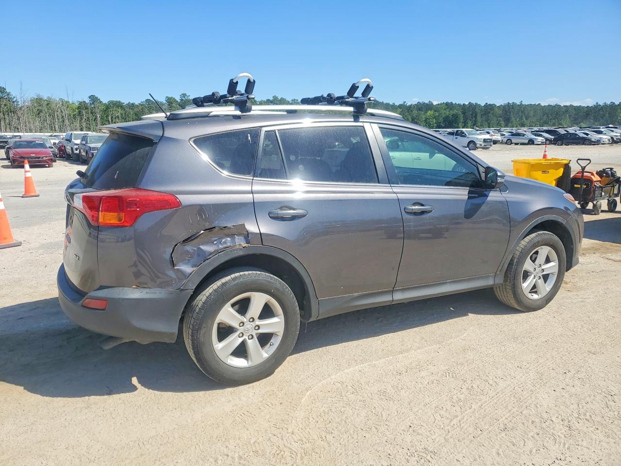 2013 TOYOTA RAV4 XLE photo 7