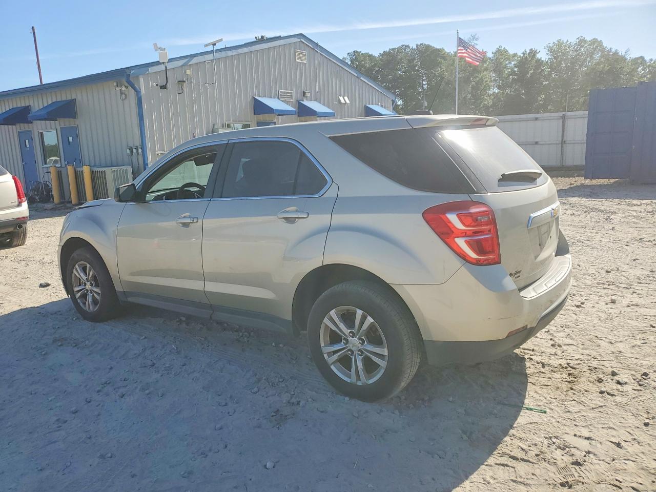 2016 CHEVROLET EQUINOX LS photo 4