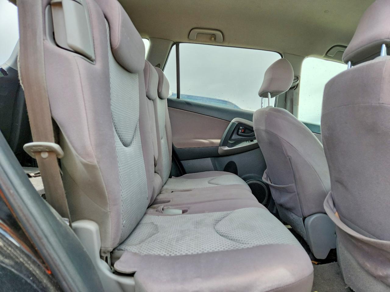 2006 TOYOTA RAV4 BASE photo 11