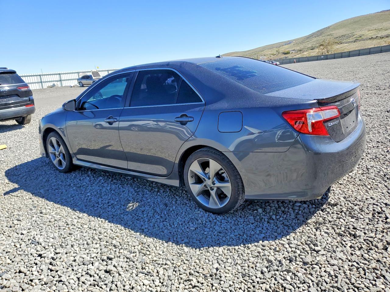 2012 TOYOTA CAMRY SE V6 photo 3