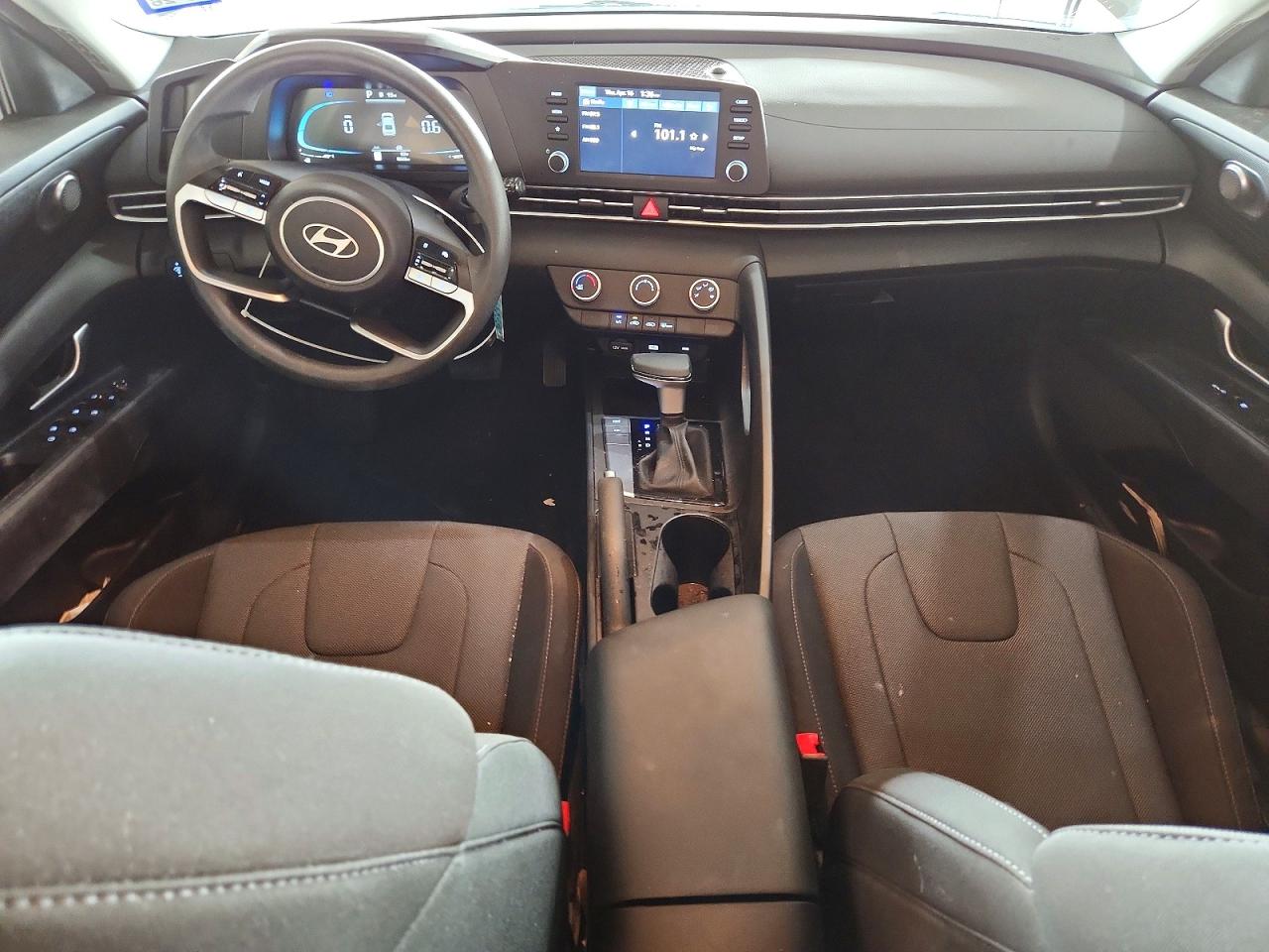 2025 HYUNDAI ELANTRA photo 8