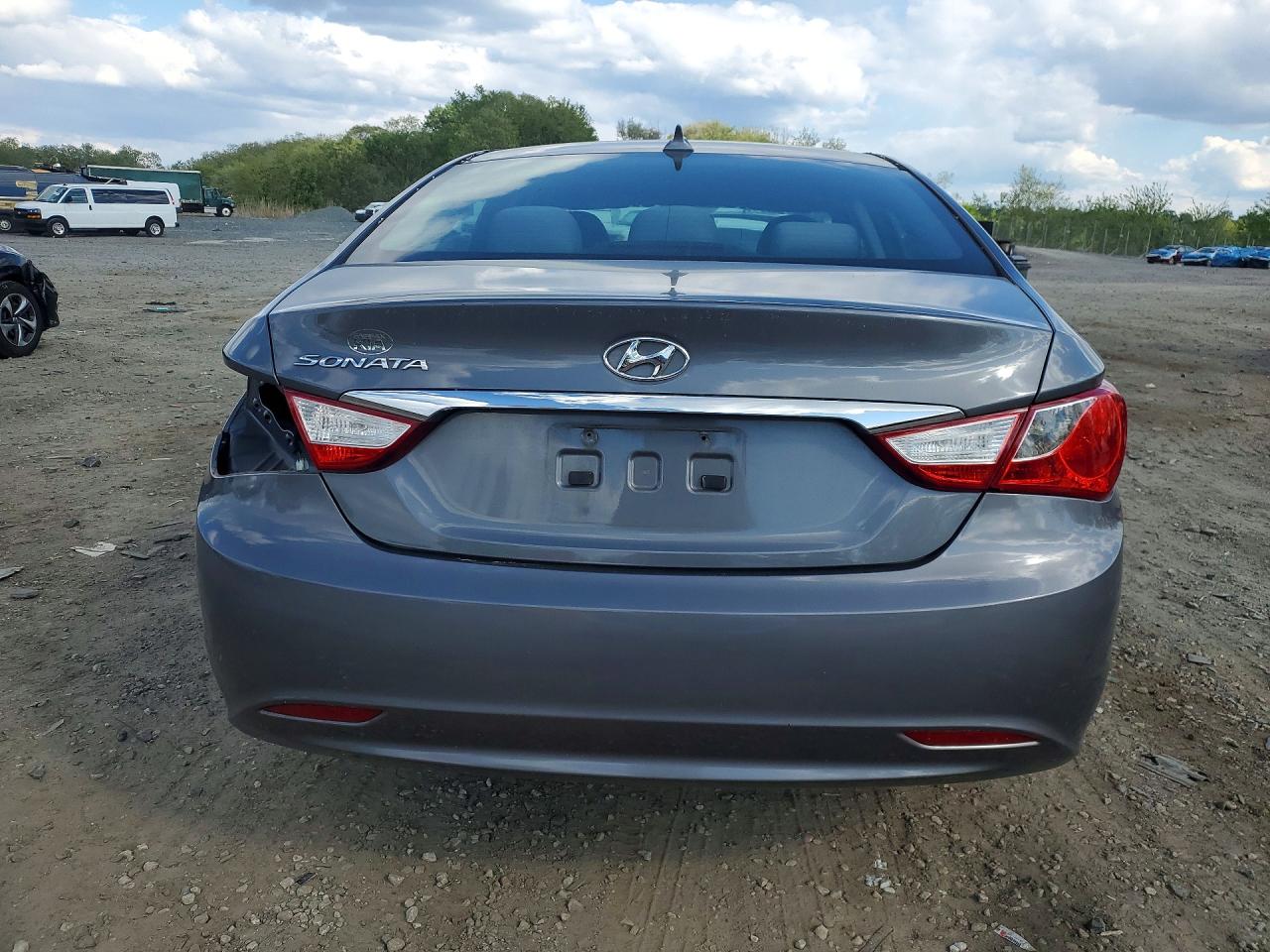 2013 HYUNDAI SONATA GLS photo 16