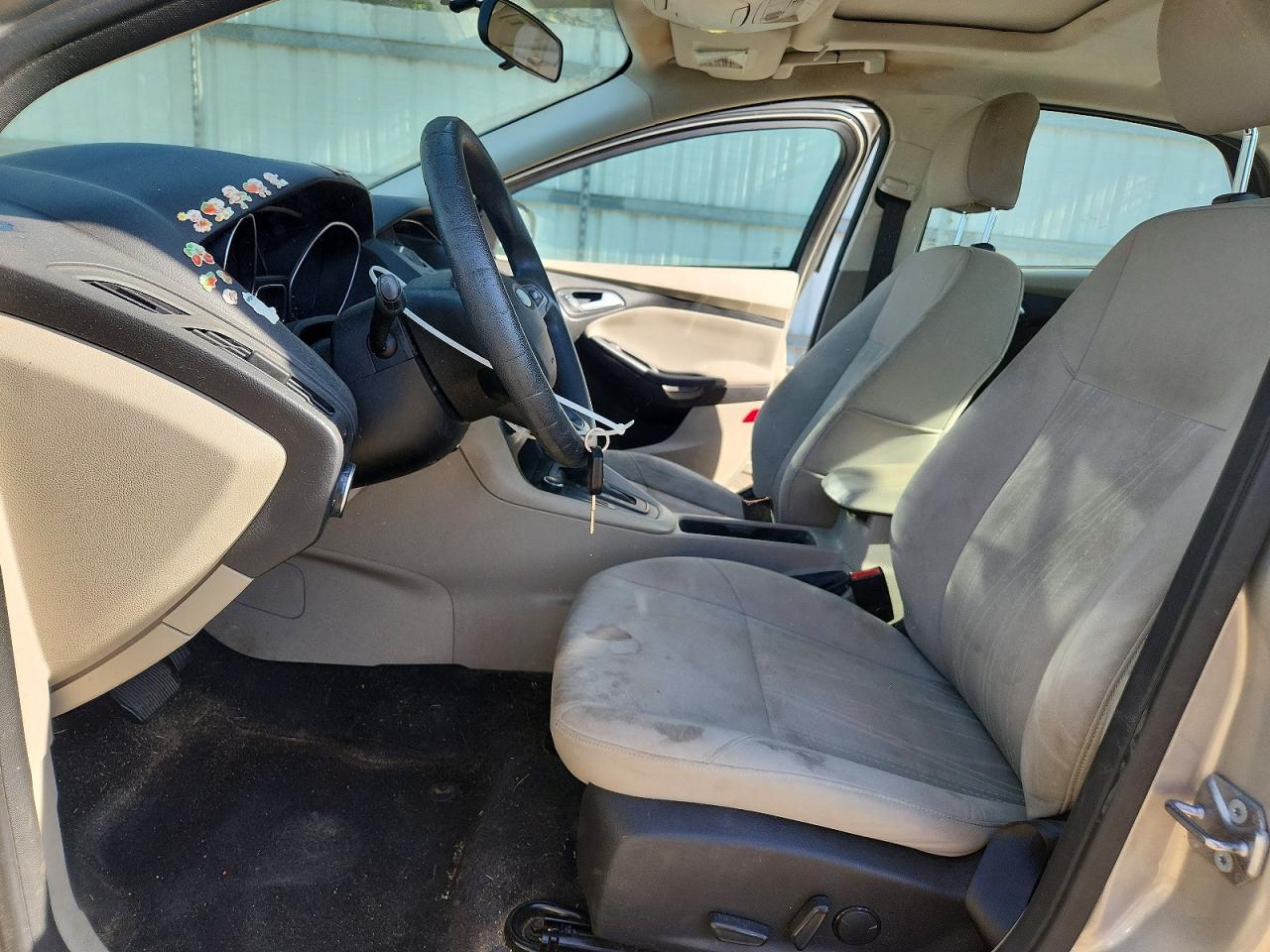 2015 FORD FOCUS SE photo 13