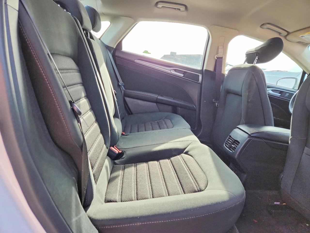 2020 FORD FUSION SE photo 19