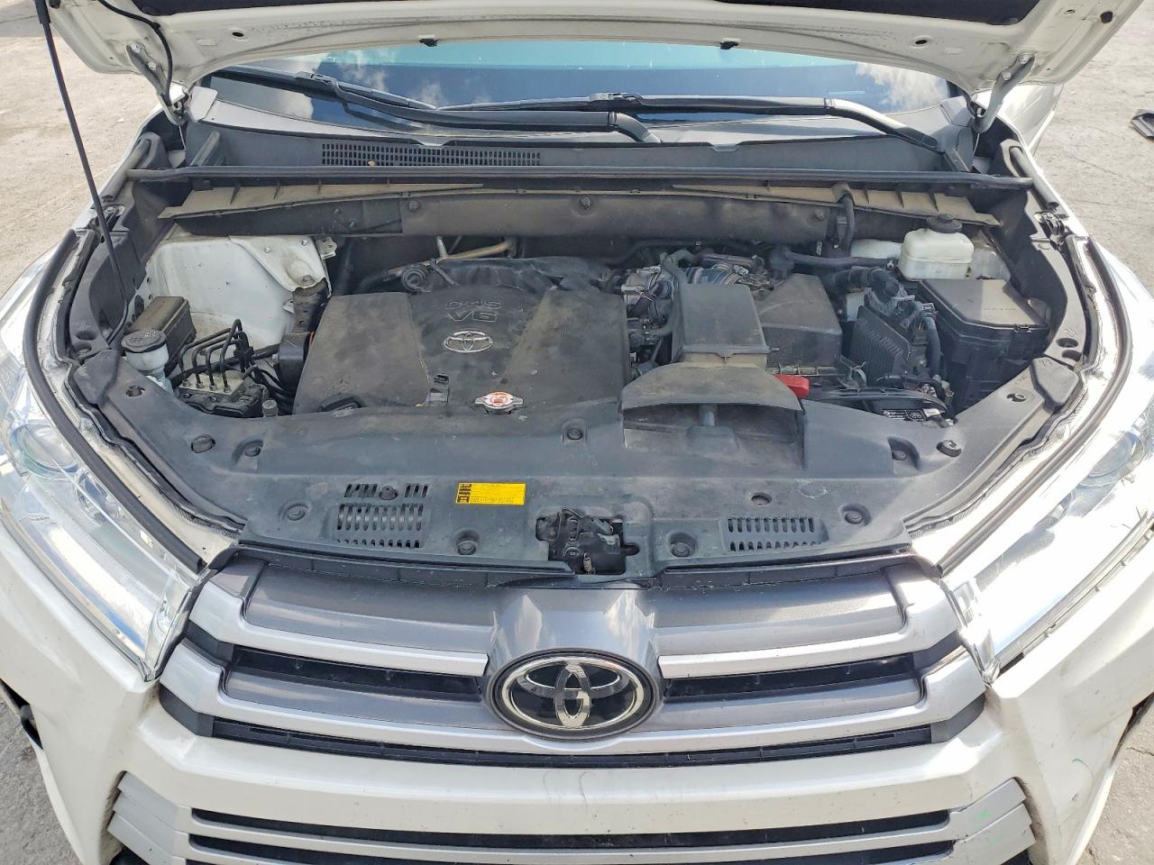 2019 TOYOTA HIGHLANDER XLE photo 23