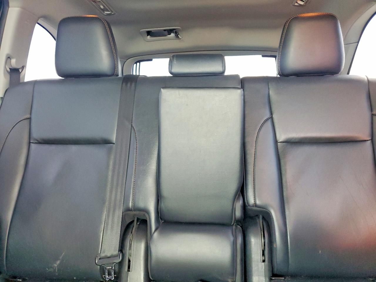 2019 TOYOTA HIGHLANDER XLE photo 19