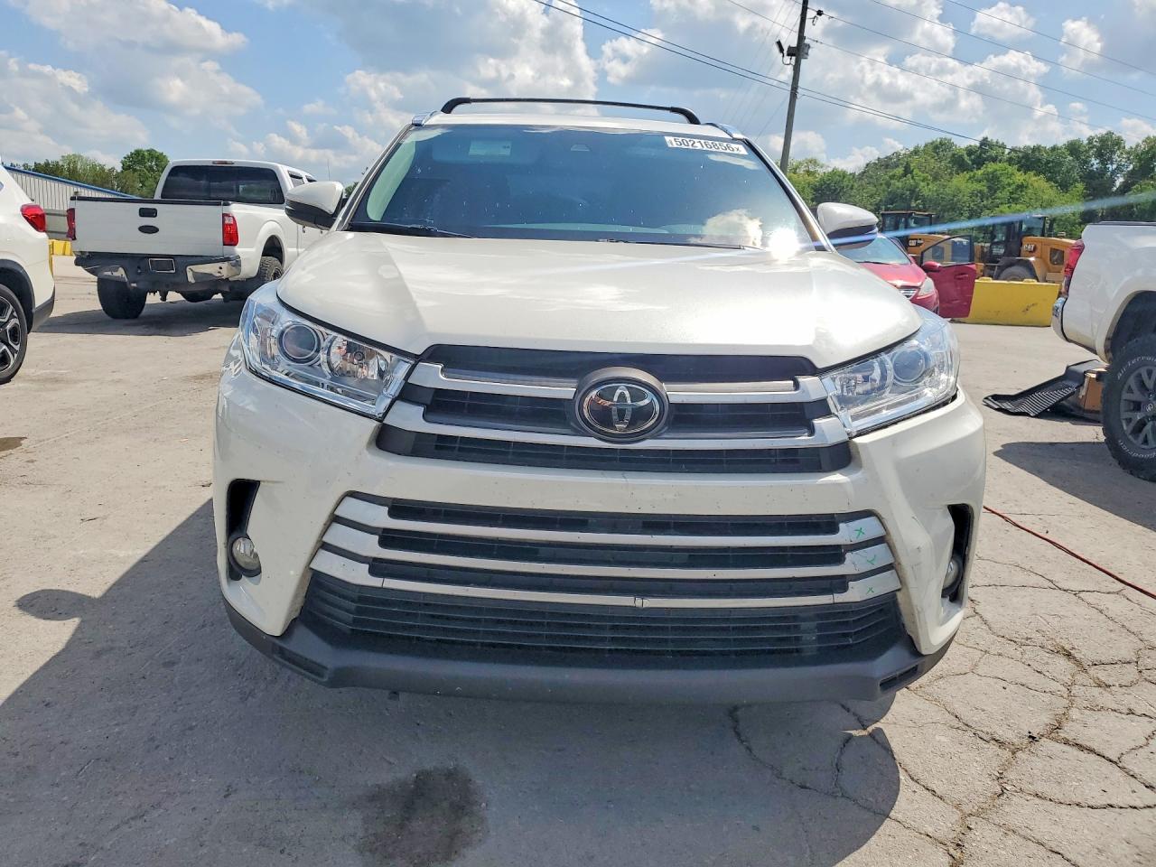 2019 TOYOTA HIGHLANDER XLE photo 9