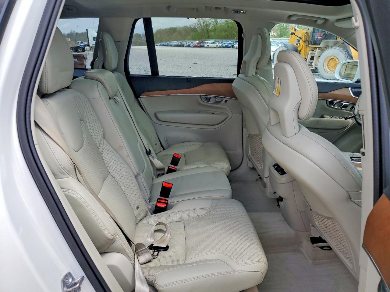 2016 VOLVO XC90 T6 photo 31