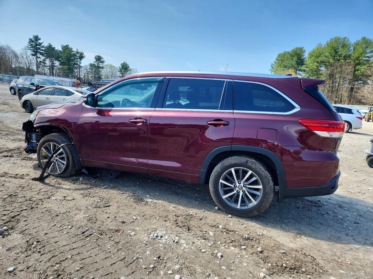 2018 TOYOTA HIGHLANDER XLE photo 3