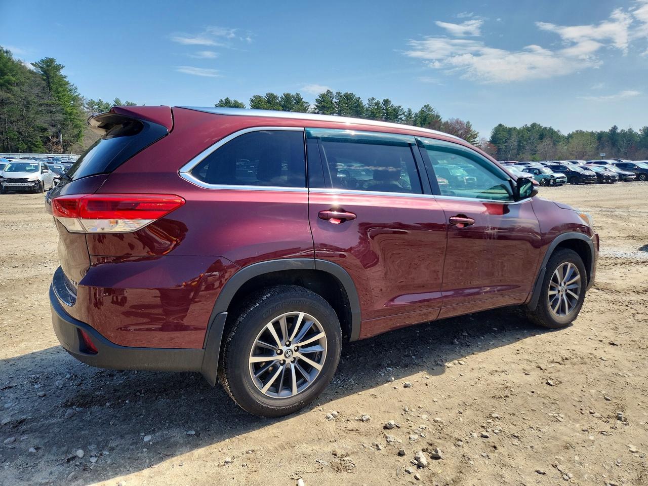 2018 TOYOTA HIGHLANDER XLE photo 5
