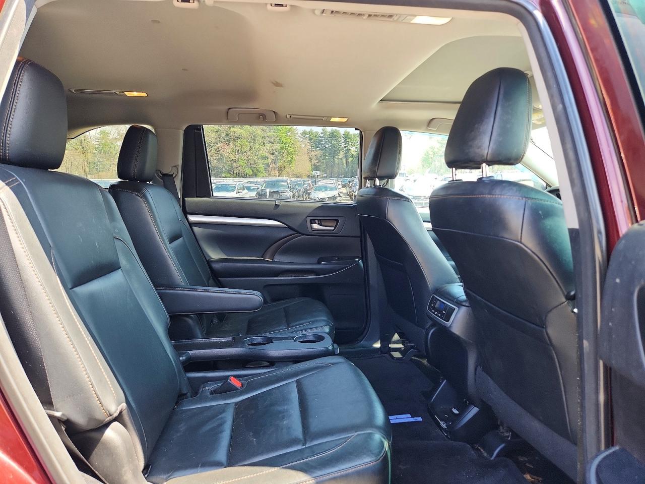 2018 TOYOTA HIGHLANDER XLE photo 21