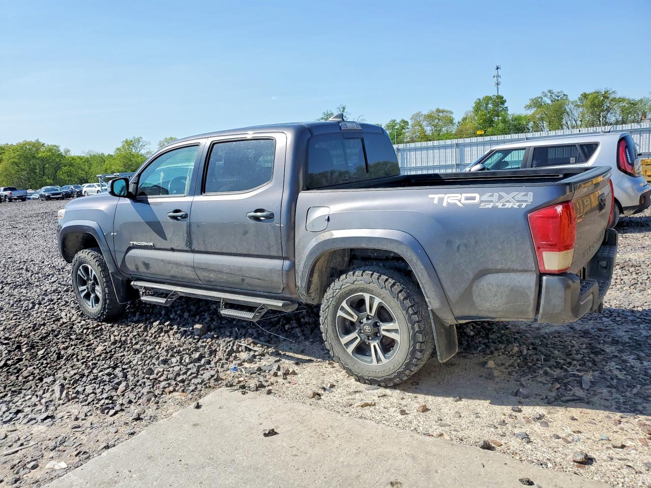 2017 TOYOTA TACOMA TRD SPORT photo 3