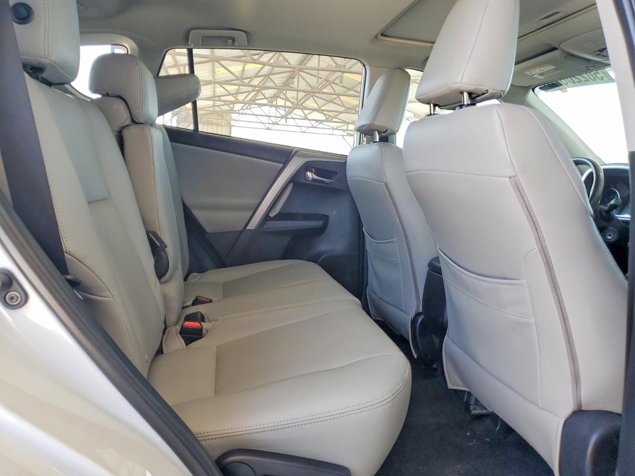 2018 TOYOTA RAV4 XLE photo 28