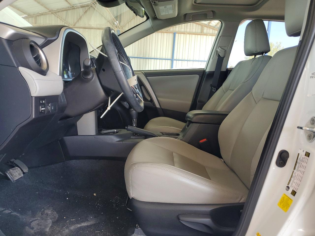 2018 TOYOTA RAV4 XLE photo 19
