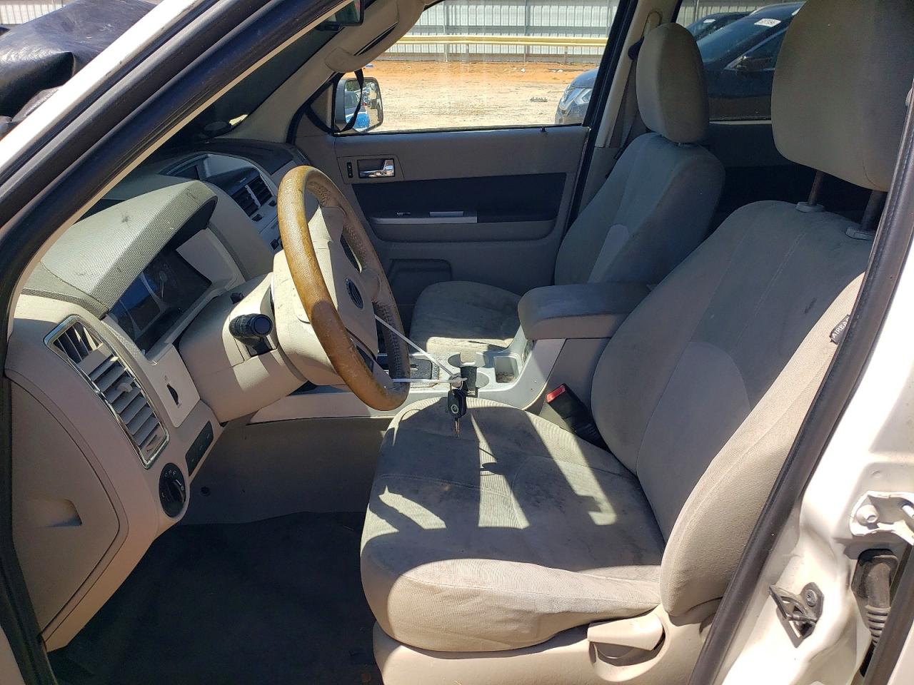 2010 MERCURY MARINER photo 19
