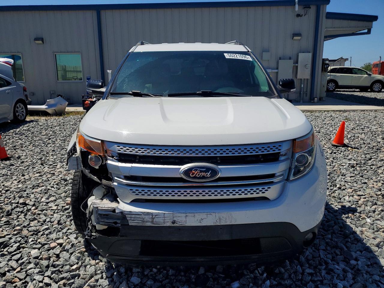 2015 FORD EXPLORER XLT photo 5