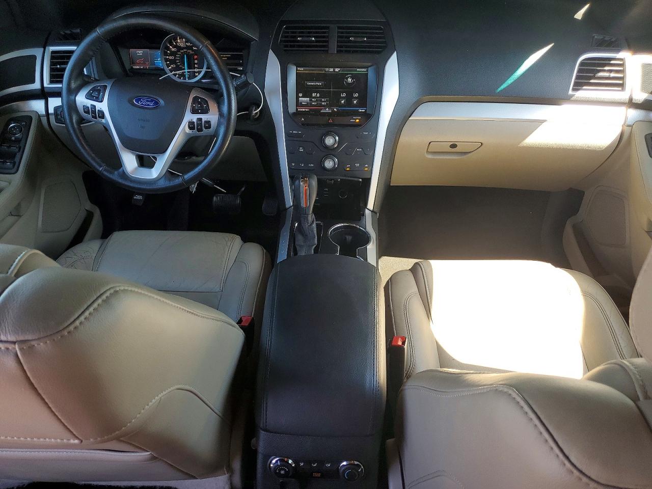 2015 FORD EXPLORER XLT photo 8