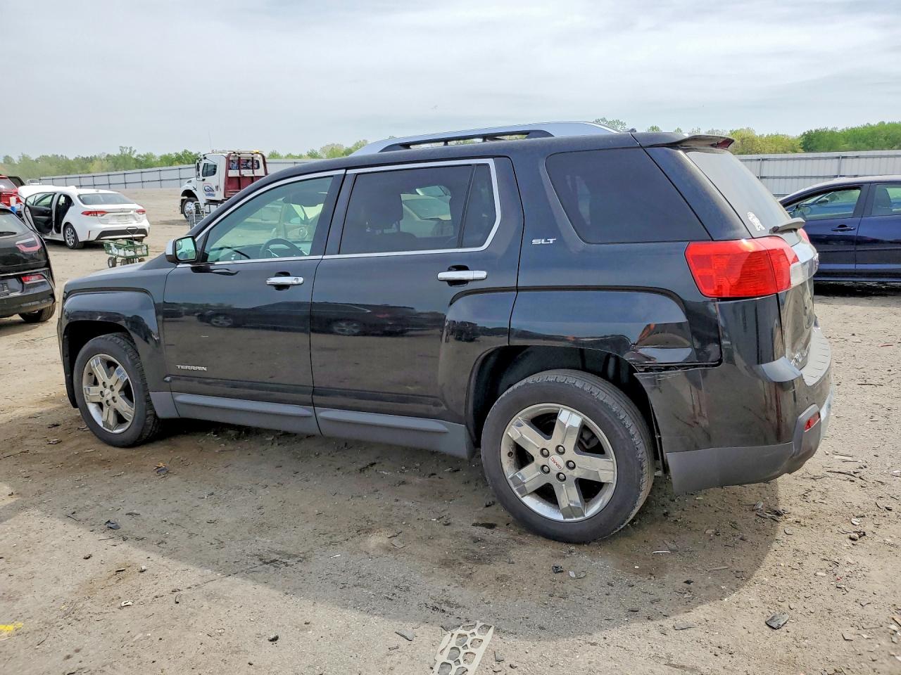 2012 GMC TERRAIN SLT photo 3