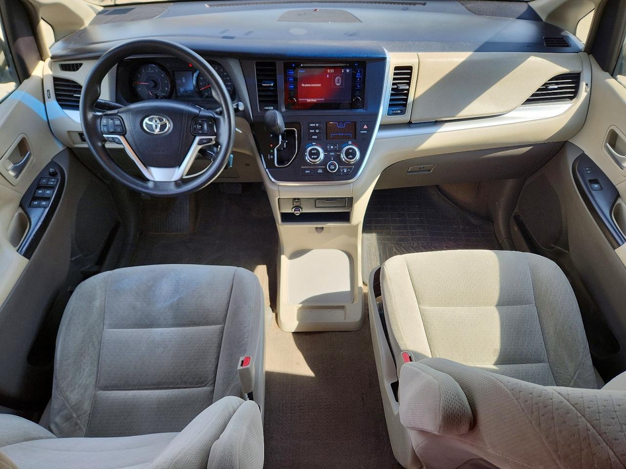 2015 TOYOTA SIENNA LE photo 15