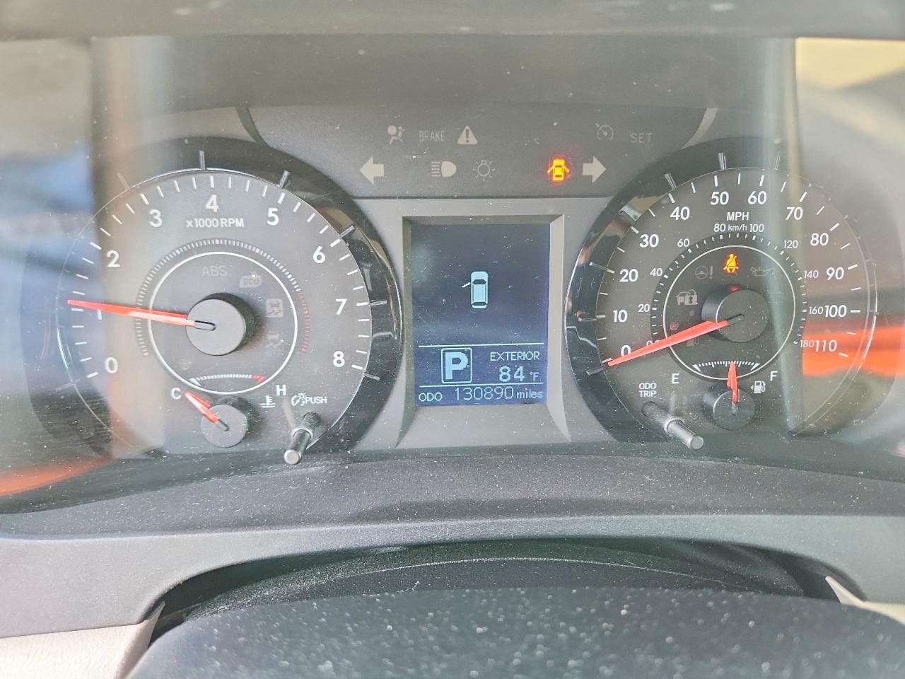 2015 TOYOTA SIENNA LE photo 17