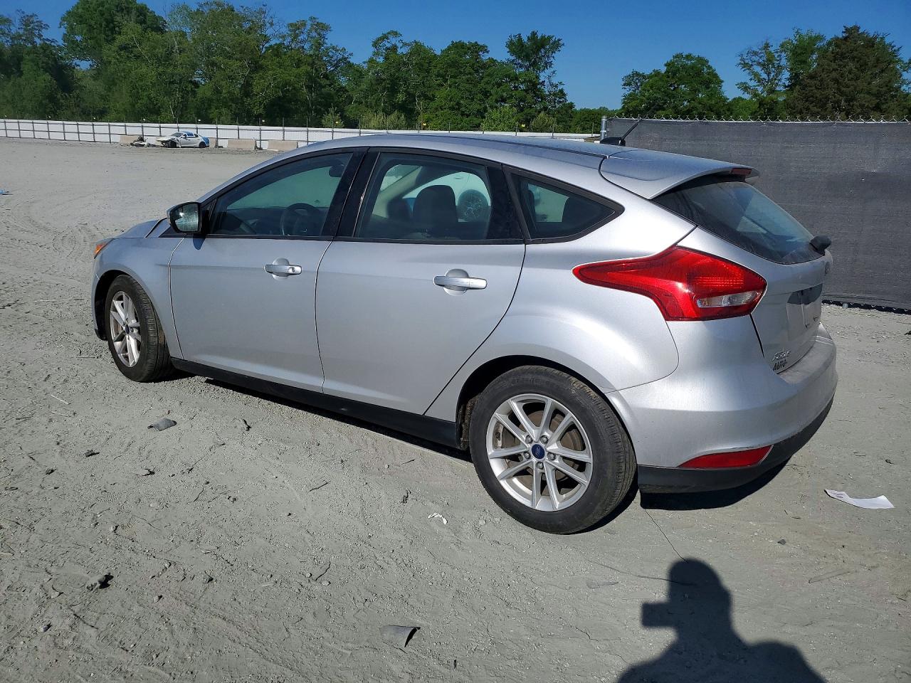 2017 FORD FOCUS SE photo 2