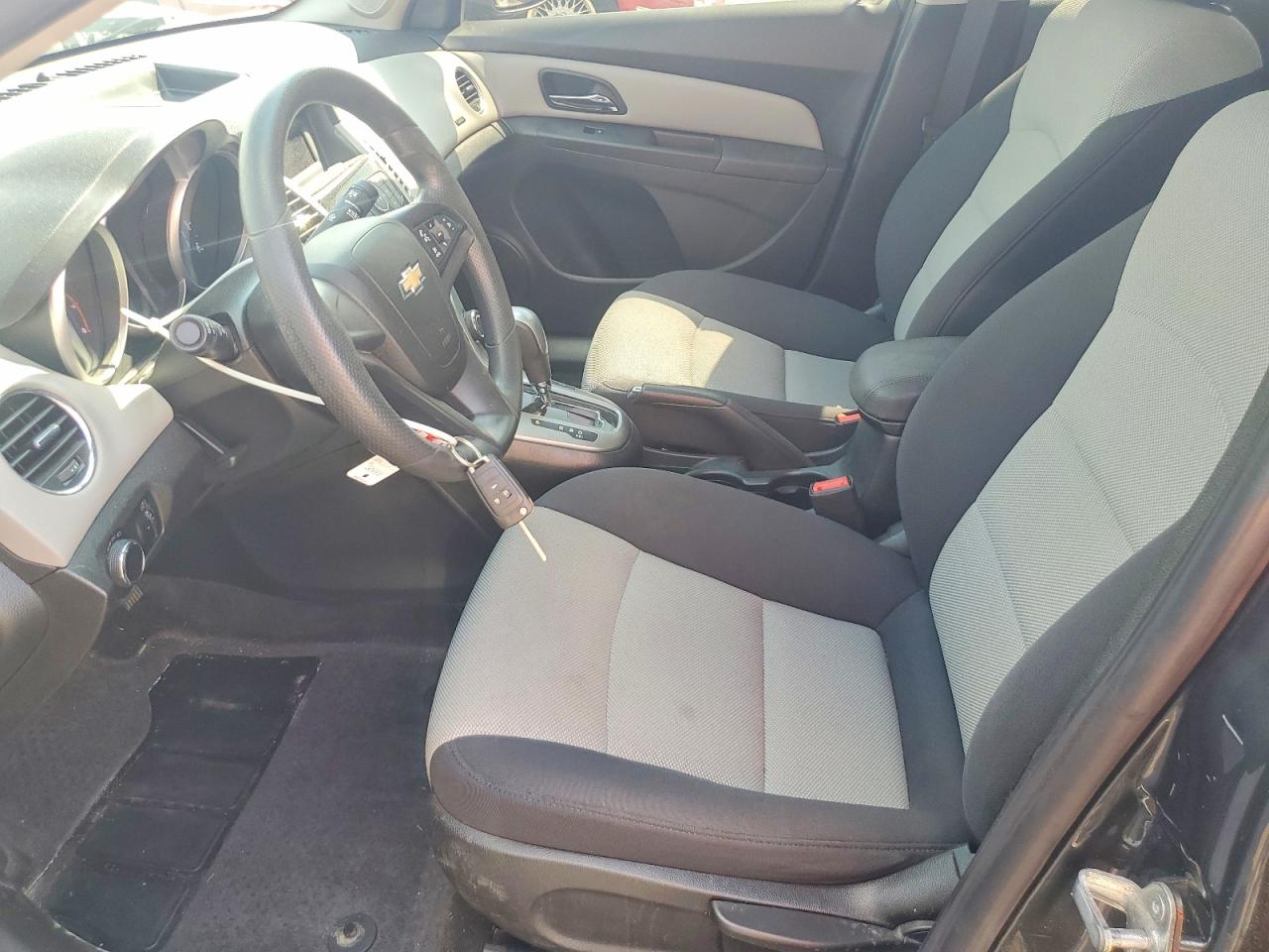 2013 CHEVROLET CRUZE LS photo 13