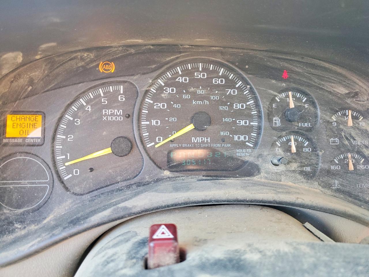 2001 CHEVROLET SUBURBAN K1500 photo 17