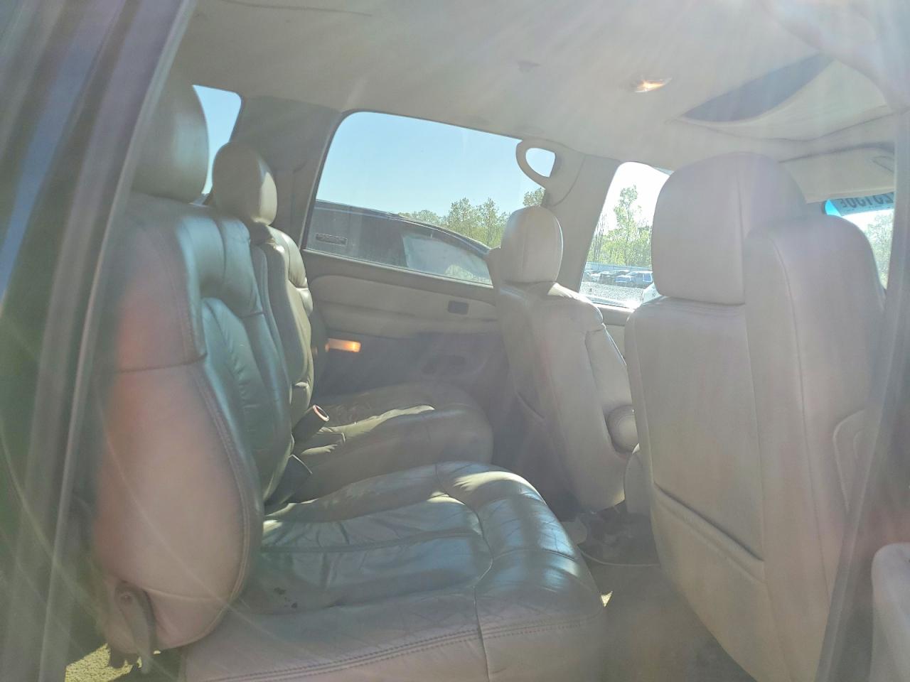 2001 CHEVROLET SUBURBAN K1500 photo 21