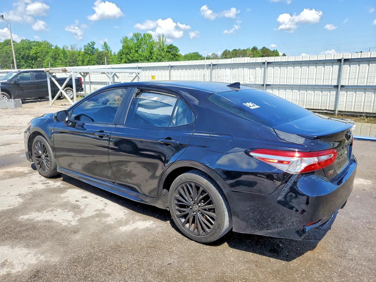 2020 TOYOTA CAMRY SE NIGHTSHADE photo 3
