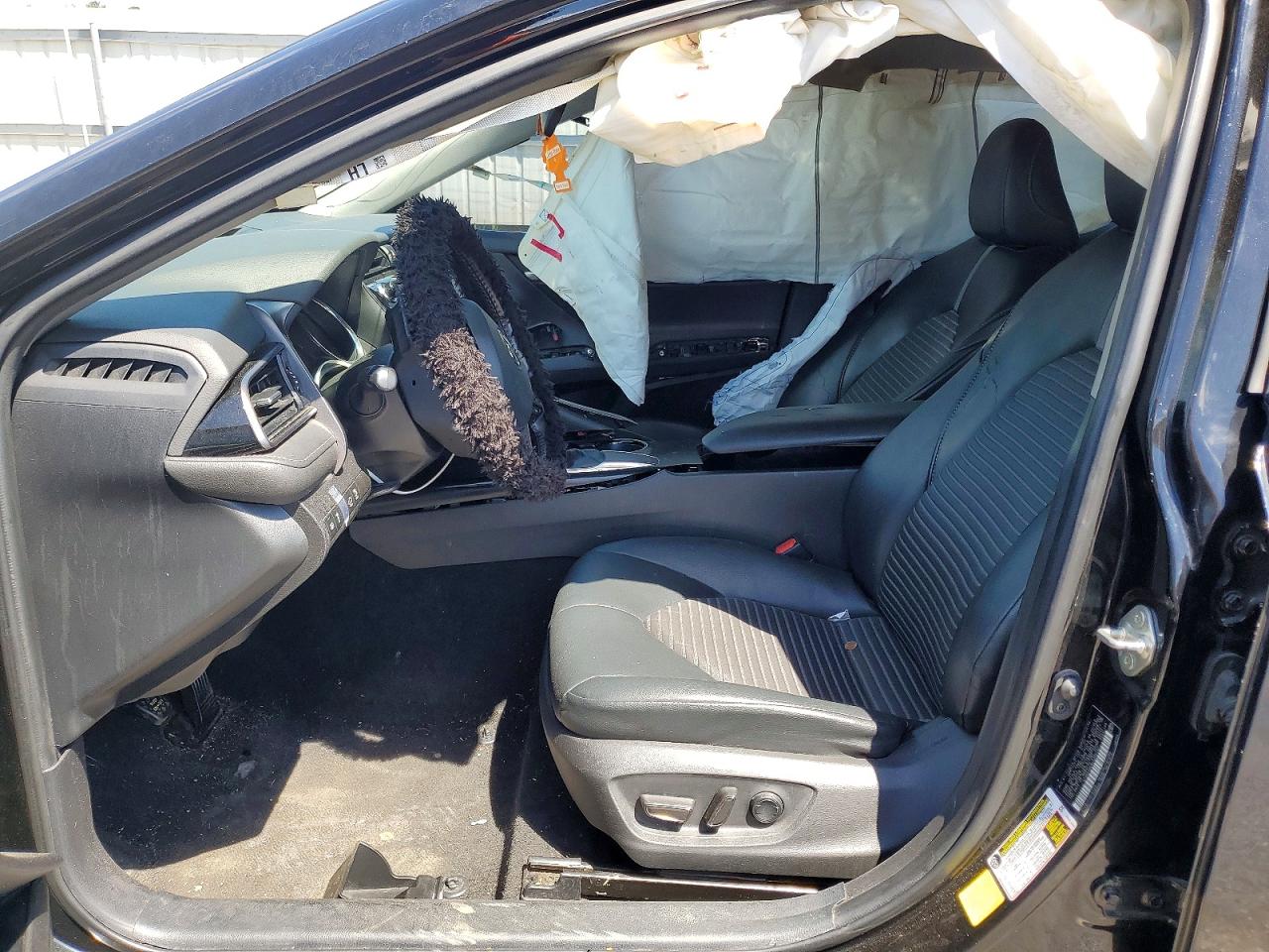 2020 TOYOTA CAMRY SE NIGHTSHADE photo 13