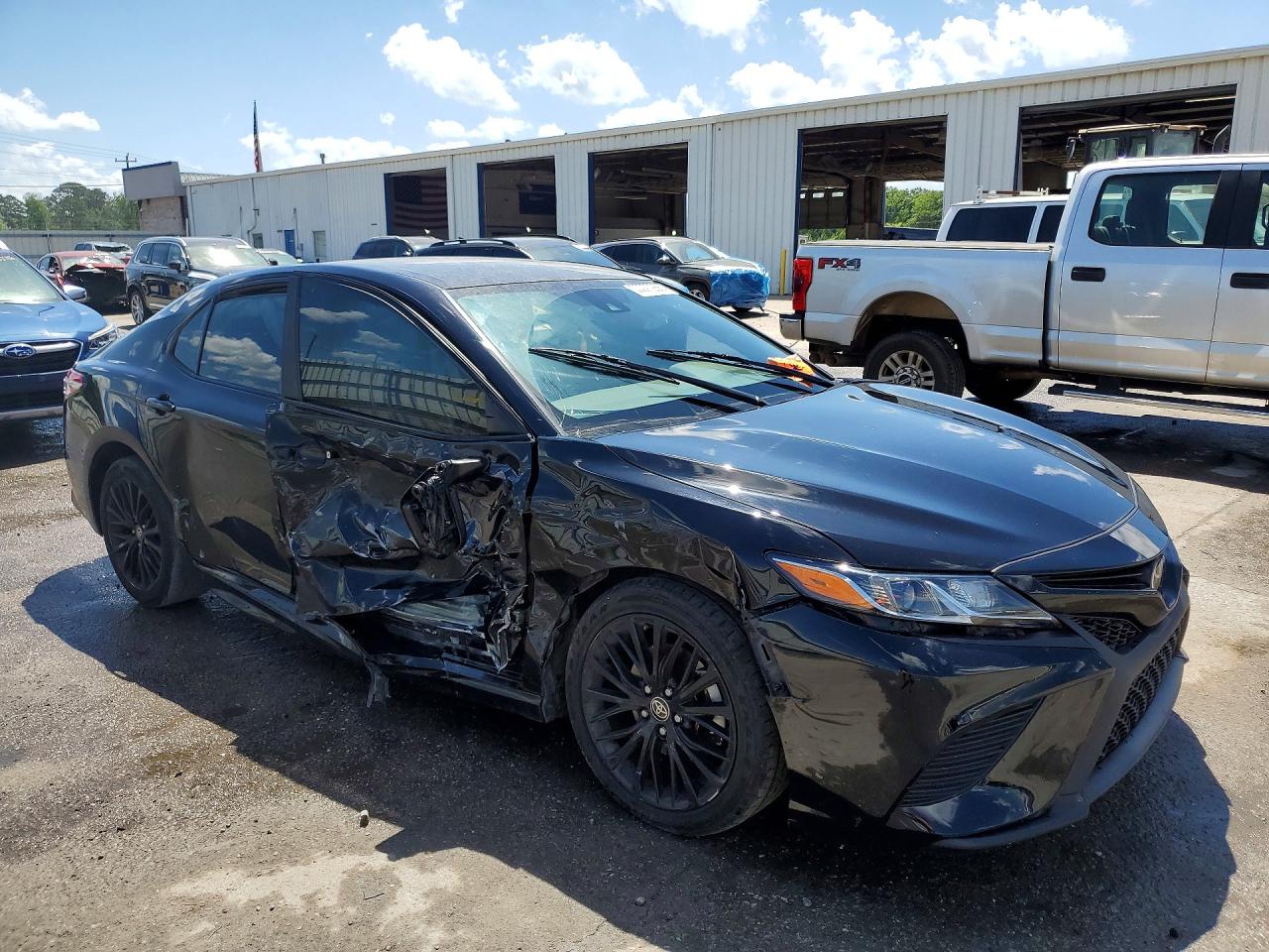 2020 TOYOTA CAMRY SE NIGHTSHADE photo 7