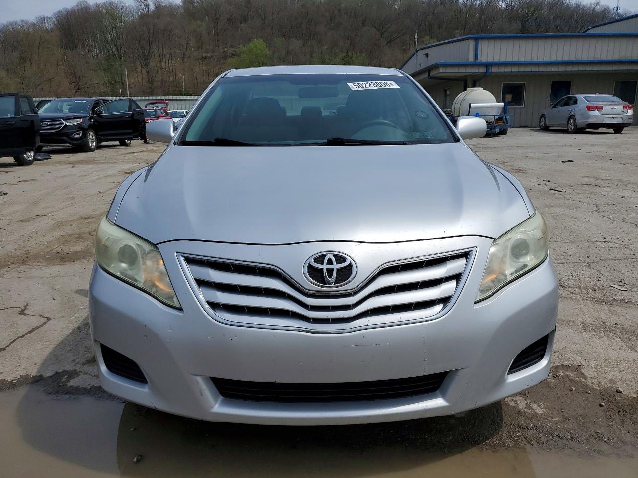 2010 TOYOTA CAMRY LE photo 13