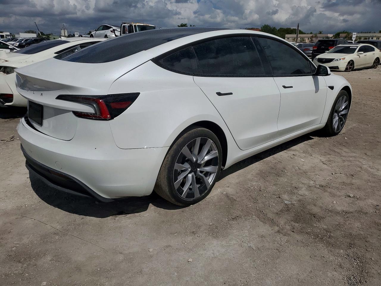 2024 TESLA MODEL 3 photo 7