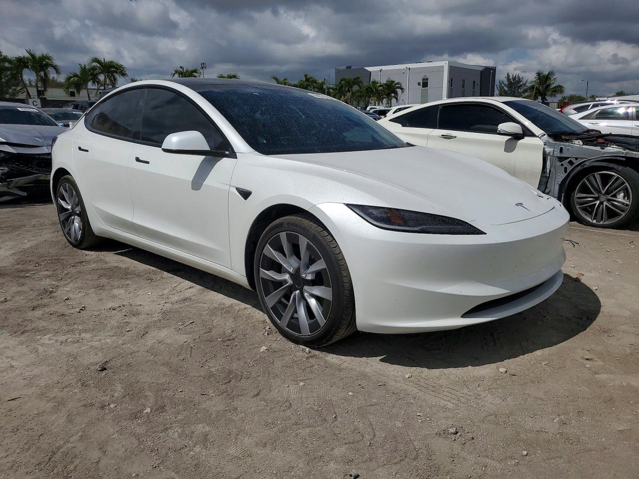 2024 TESLA MODEL 3 photo 10