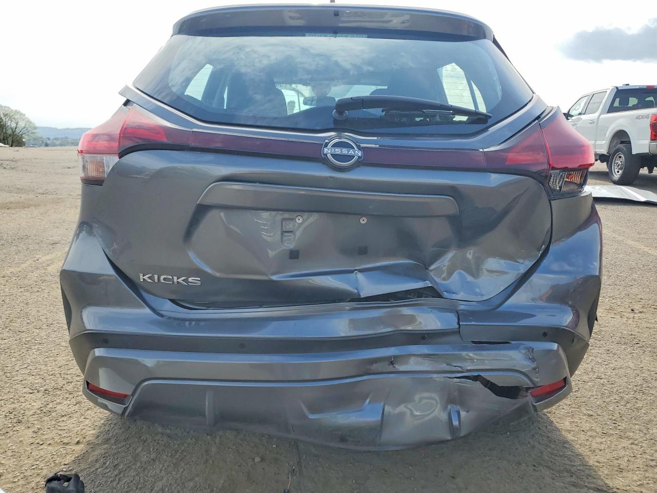 2023 NISSAN KICKS S photo 11
