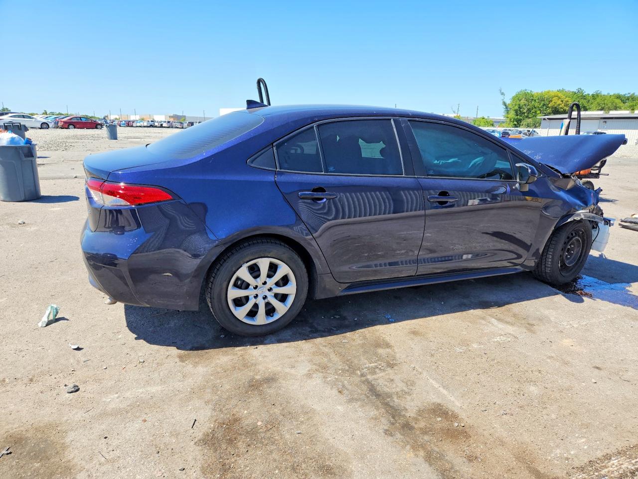 2022 TOYOTA COROLLA LE photo 3