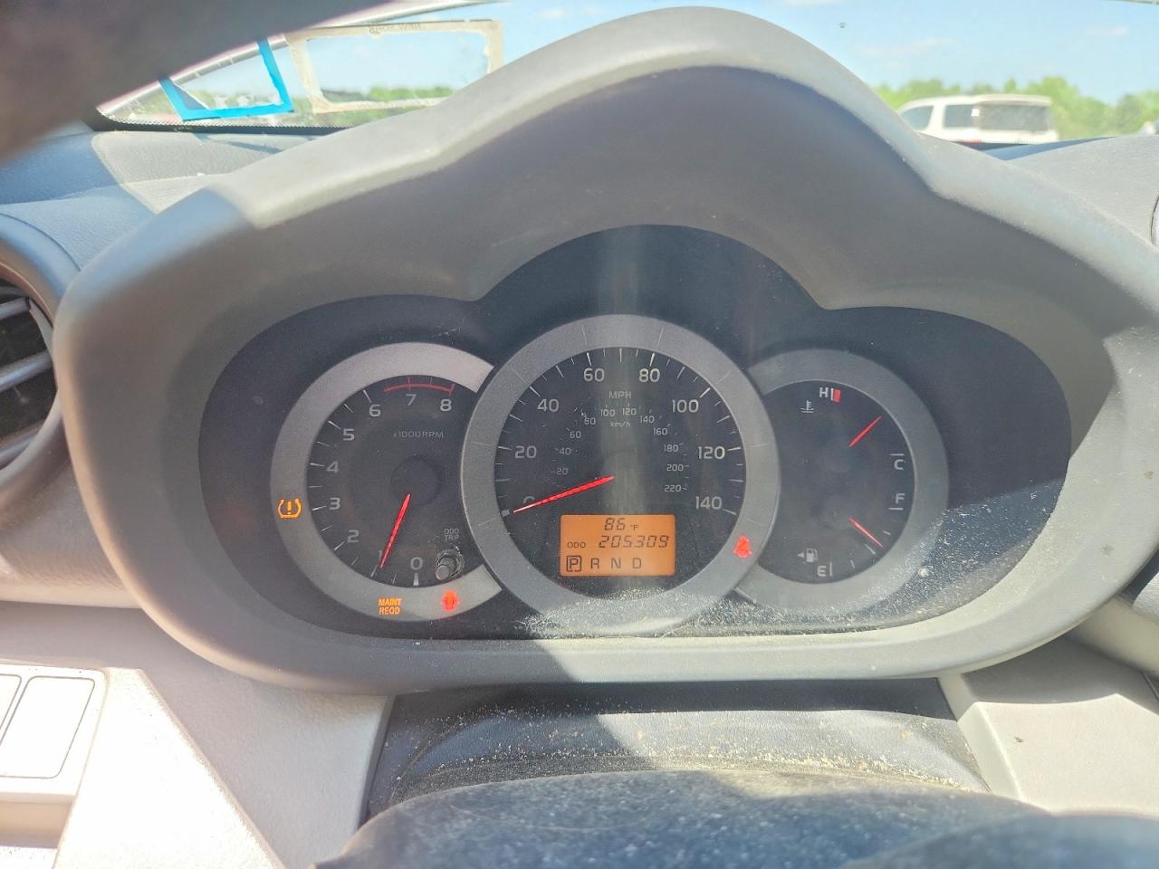 2011 TOYOTA RAV4 BASE photo 17