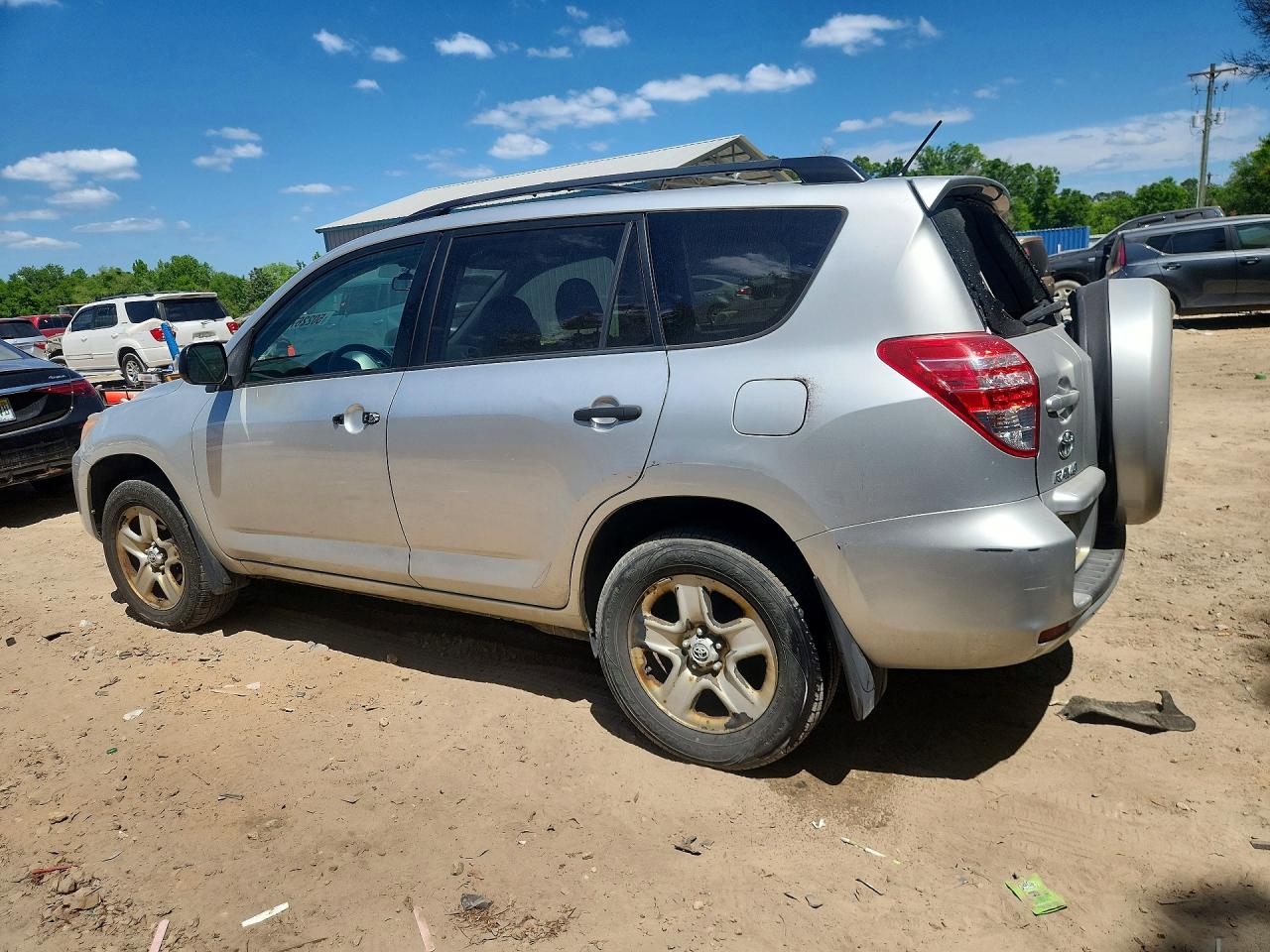 2011 TOYOTA RAV4 BASE photo 3