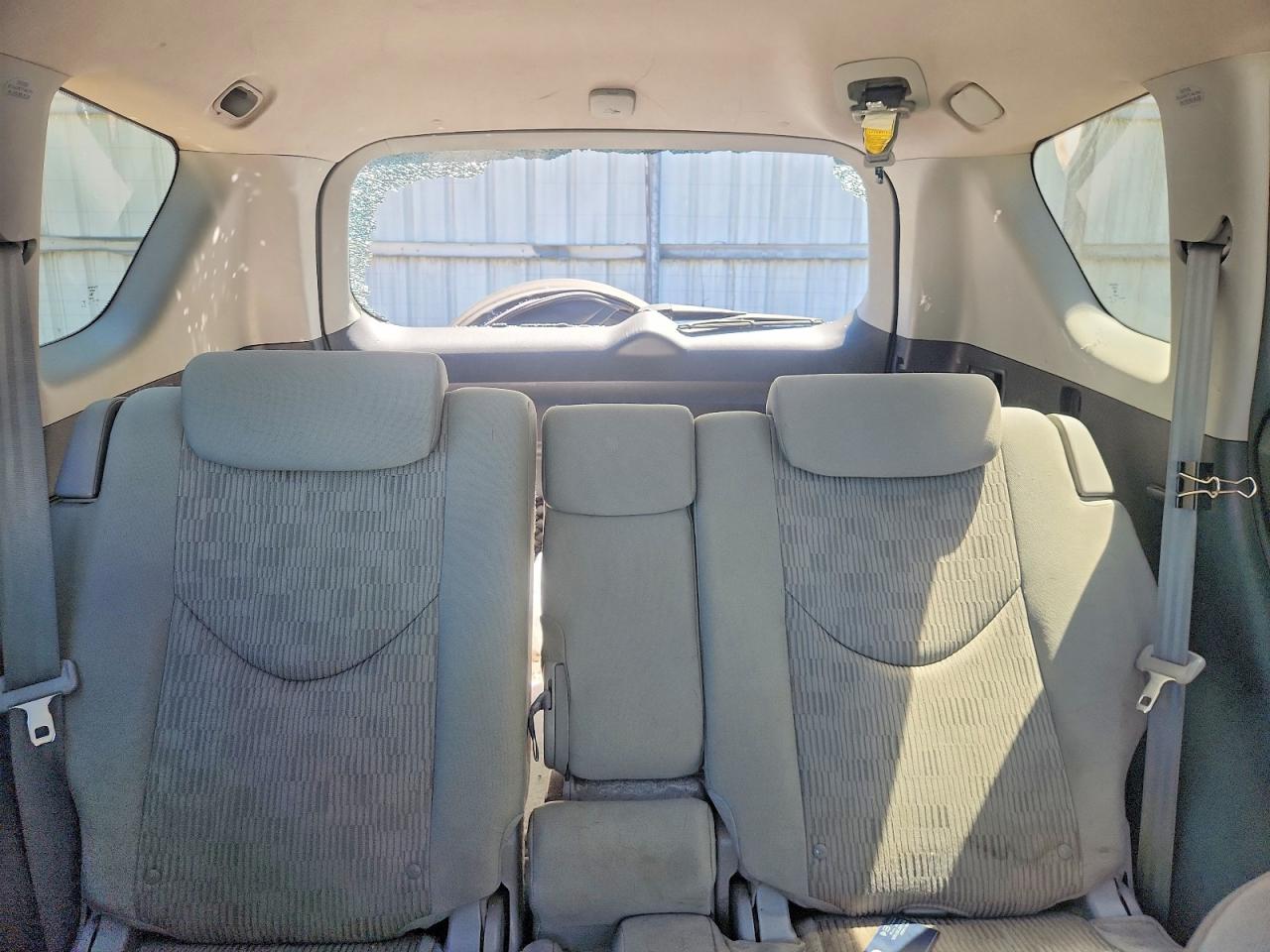 2011 TOYOTA RAV4 BASE photo 19