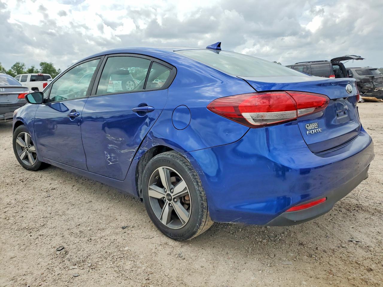 2018 KIA FORTE LX photo 2