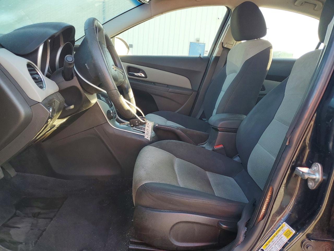 2015 CHEVROLET CRUZE LS photo 13