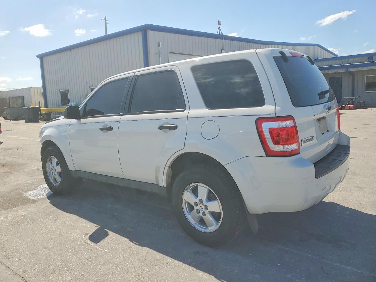 2011 FORD ESCAPE XLS photo 4