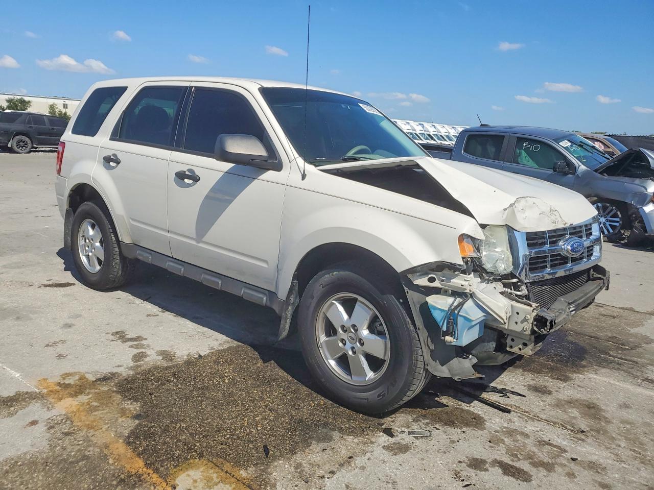 2011 FORD ESCAPE XLS photo 10
