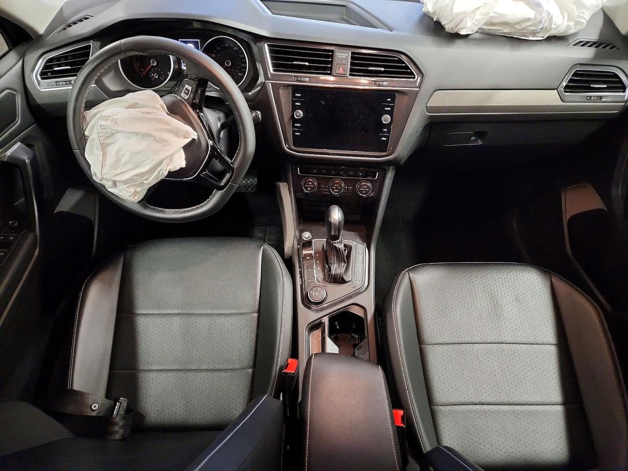 2021 VOLKSWAGEN TIGUAN SE photo 8