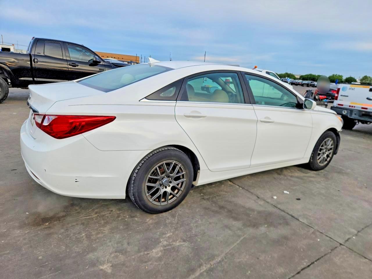 2013 HYUNDAI SONATA GLS photo 3