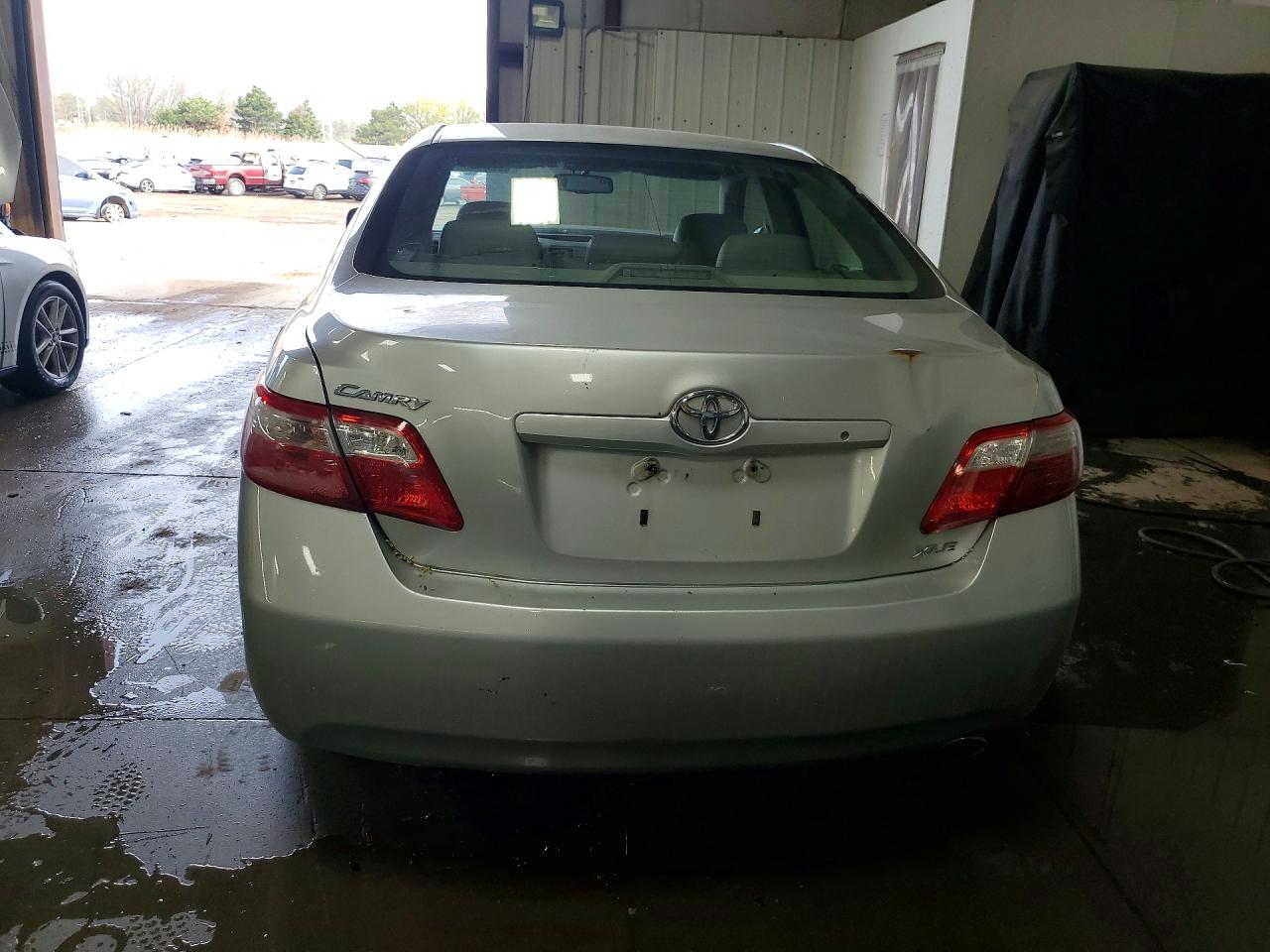 2009 TOYOTA CAMRY XLE photo 16