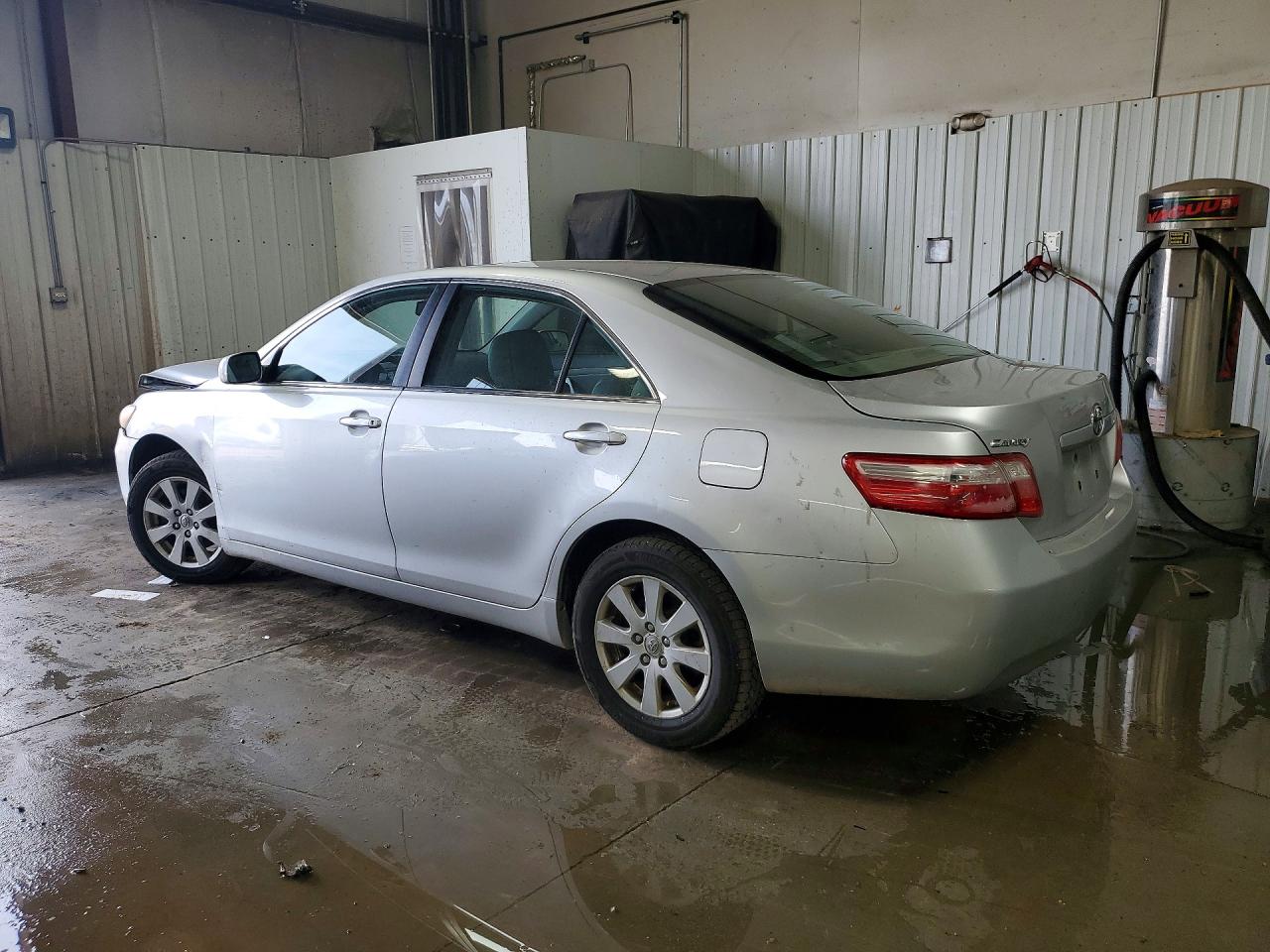 2009 TOYOTA CAMRY XLE photo 4
