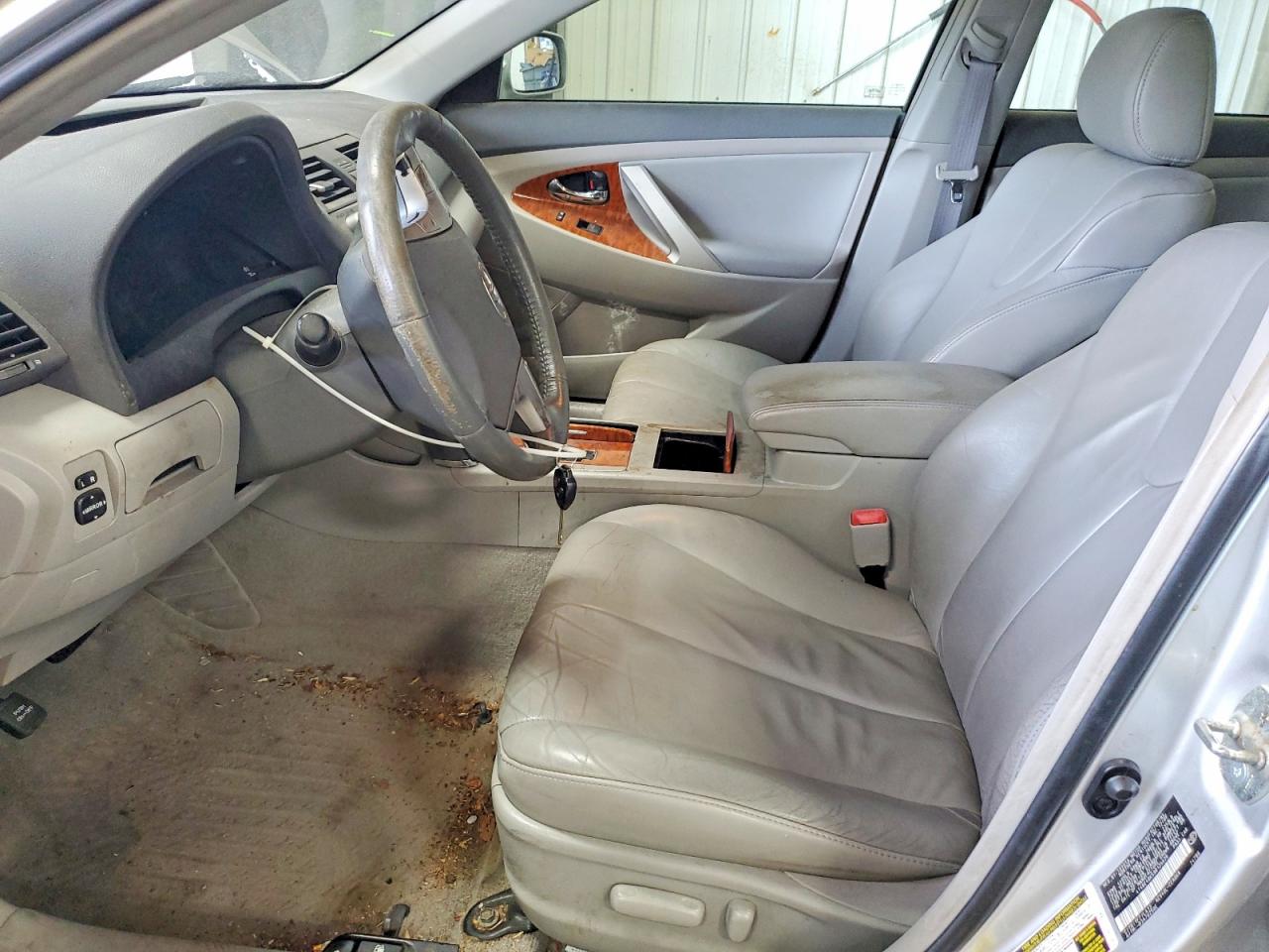 2009 TOYOTA CAMRY XLE photo 19